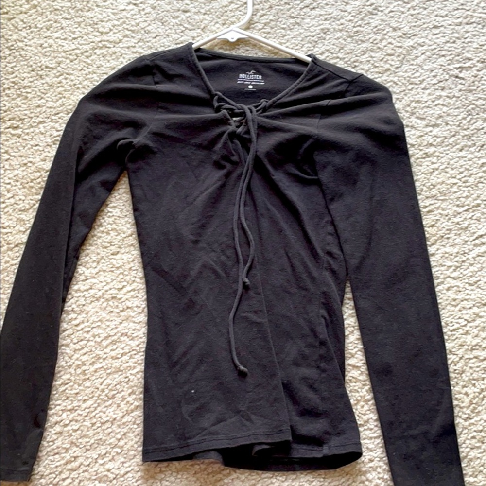 Women’s hollister front tye shirt